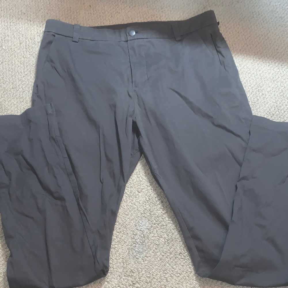 Lulemon Men's commission Stoney Gray Pants size 34